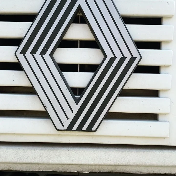 Instagram post from des_racines_a_la_cime. This post is in position 6.